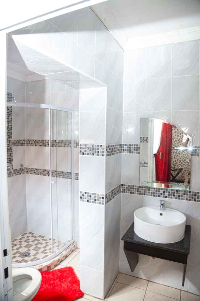 D'Villa Guesthouse product image