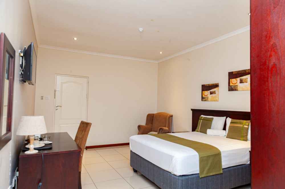 Emerald Hotel, By Riverwalk product image
