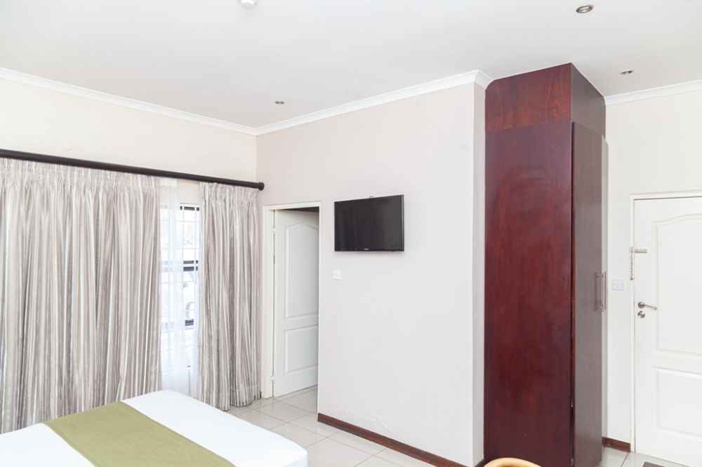 Emerald Hotel product image